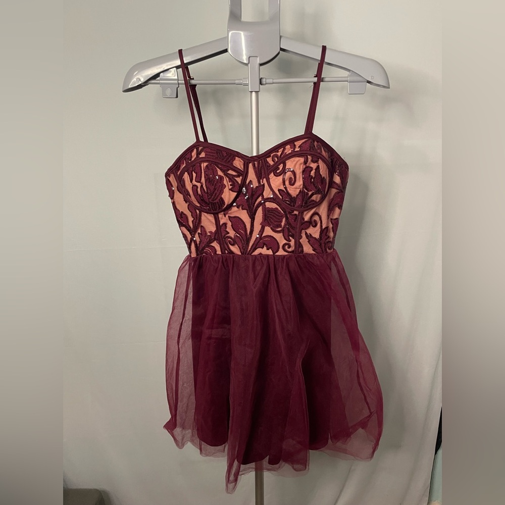 Windsor Sequin Lace Tulle Dress Womens‎ Small Burgundy Fit Flare D3634
